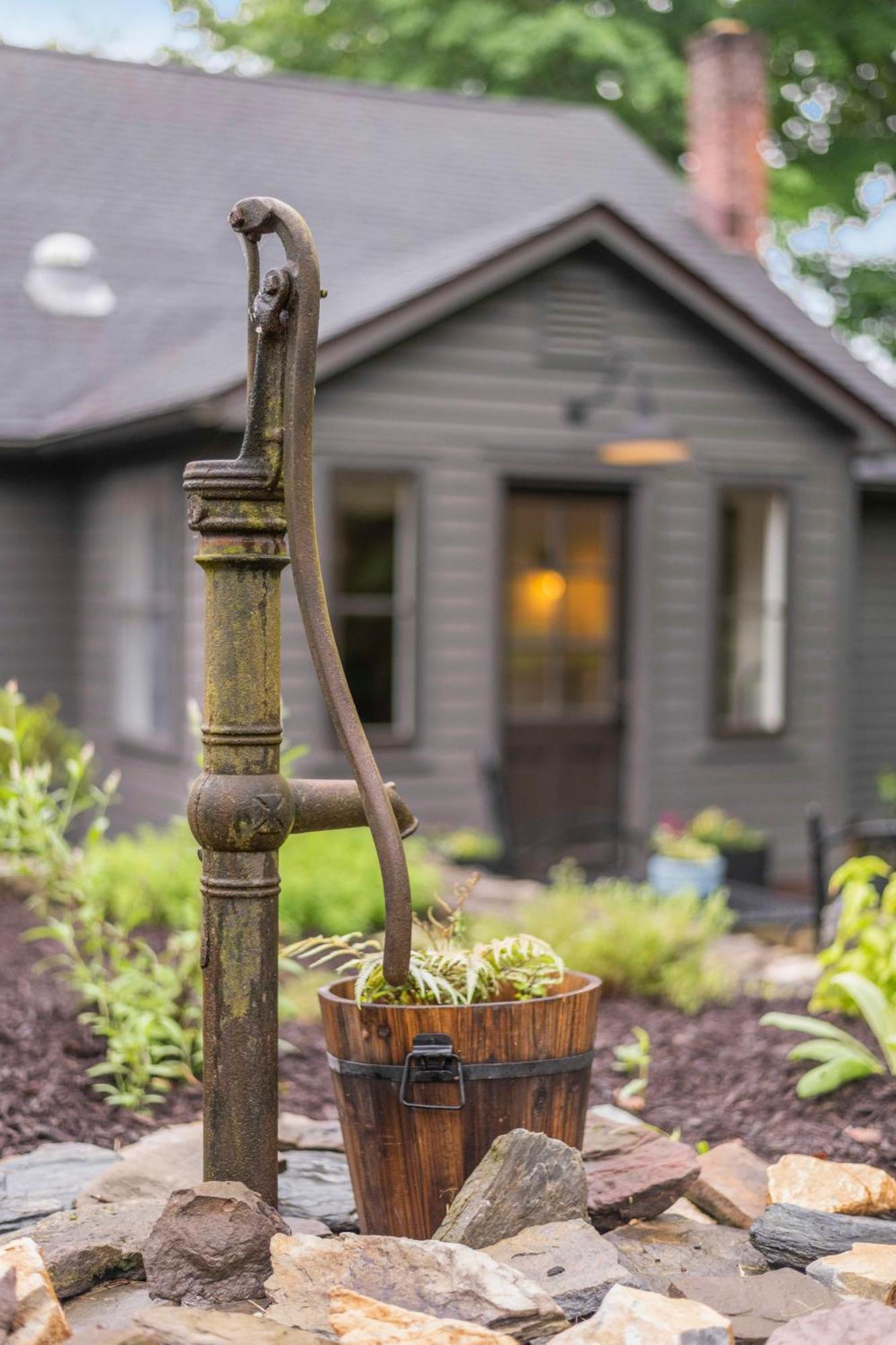 Renovated Historic Cottage By Summer Pine Plains ภายนอก รูปภาพ