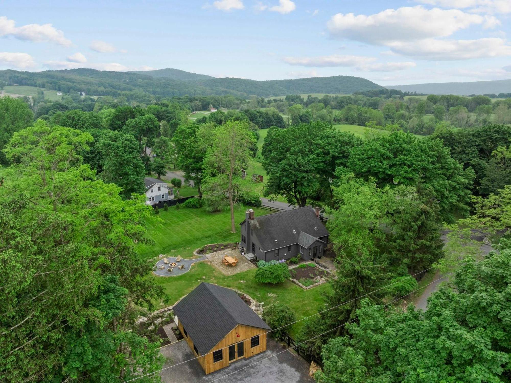 Renovated Historic Cottage By Summer Pine Plains ภายนอก รูปภาพ